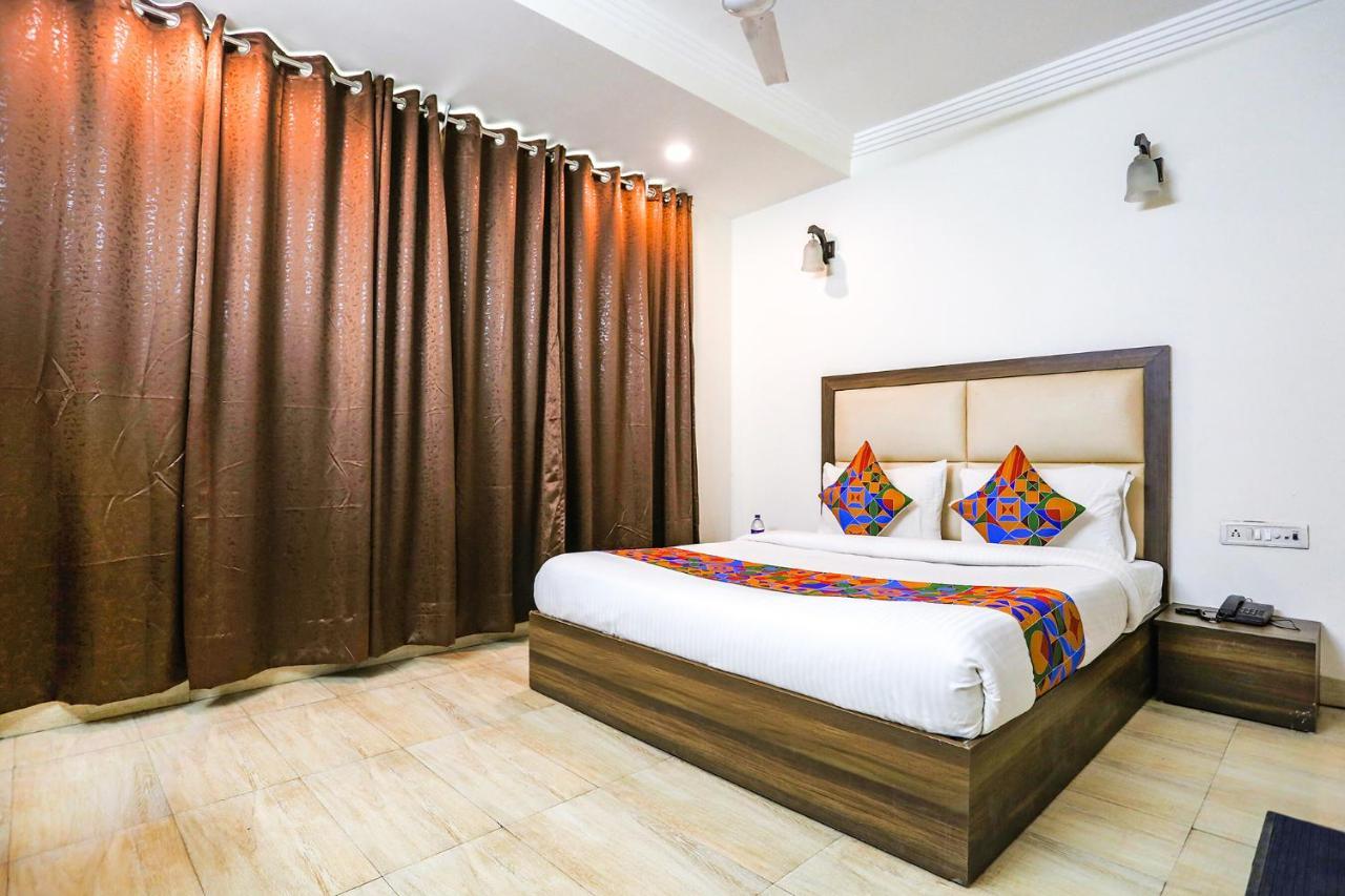 Fabhotel Jpm The Grand Bella - Nr Nehru Place Market Yeni Delhi Dış mekan fotoğraf