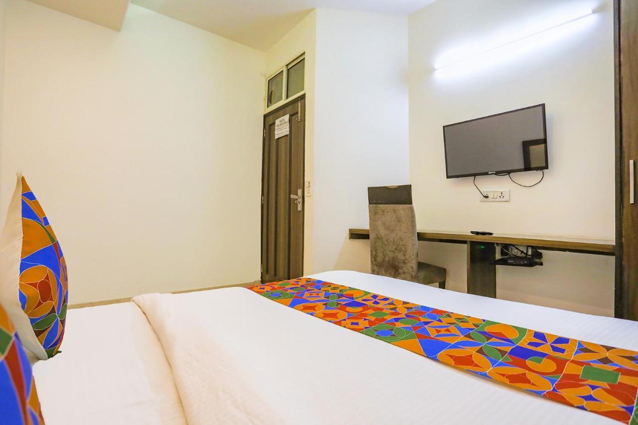 Fabhotel Jpm The Grand Bella - Nr Nehru Place Market Yeni Delhi Dış mekan fotoğraf